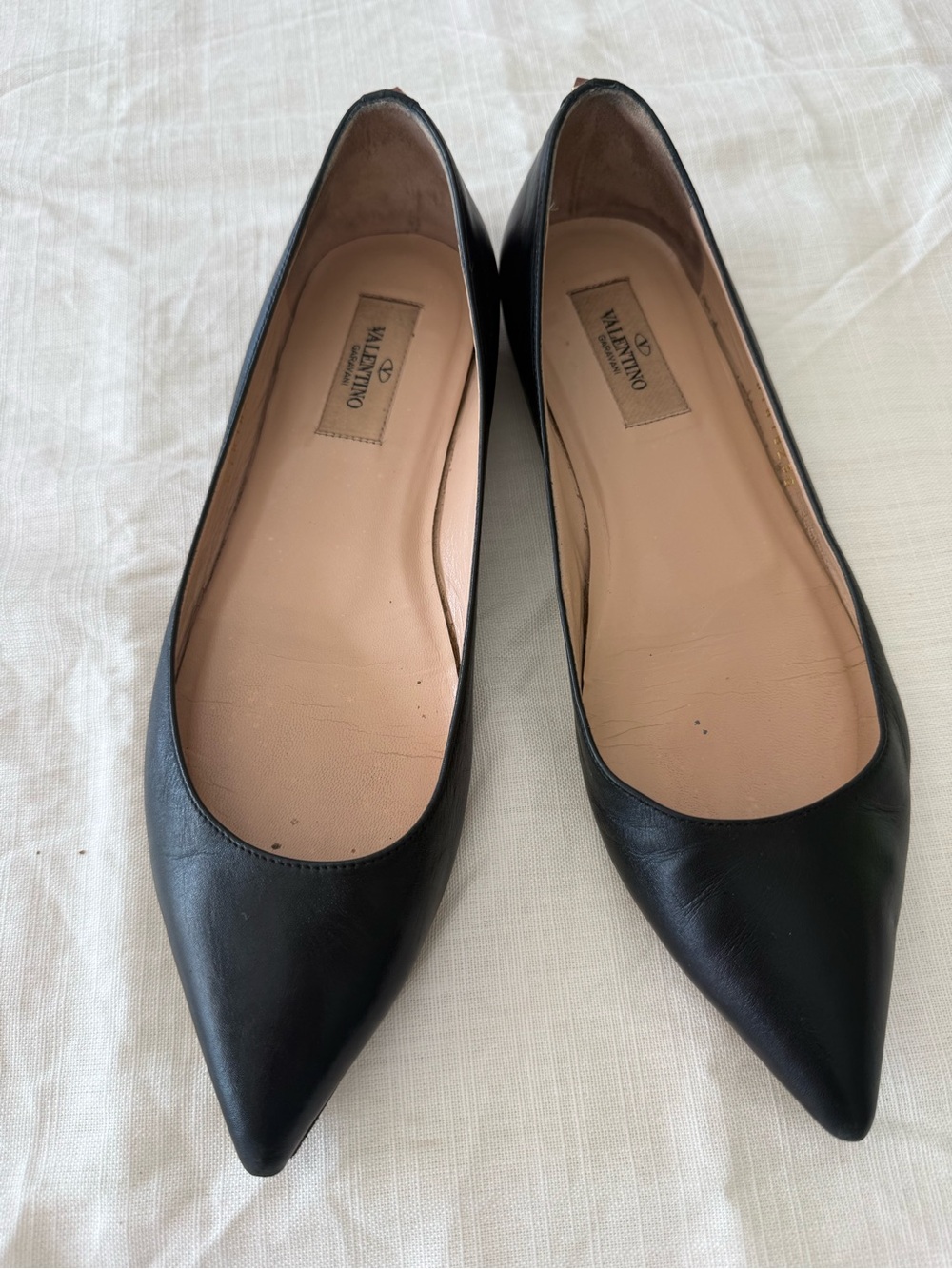 Valentino Black Pointed Leather Ballet Flats with Nude Lining. Size 38.
